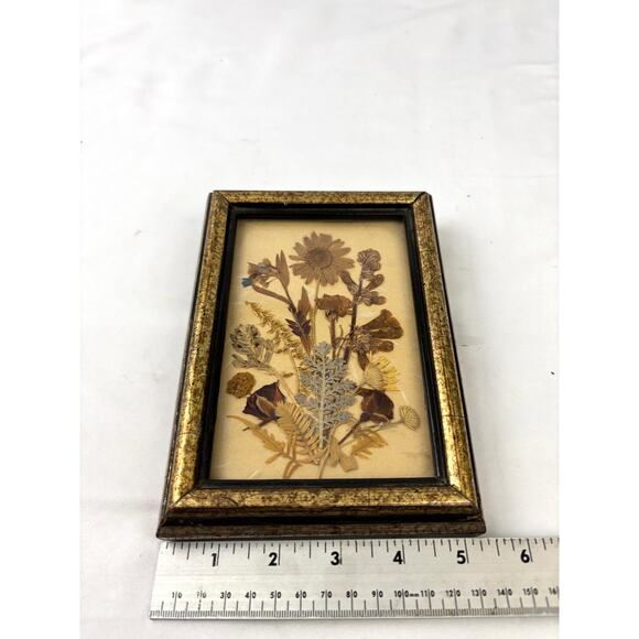 Vintage Signed Dried Pressed Flower Artwork in Glass Frame Botanical Decor 80's - Picture 3 of 12